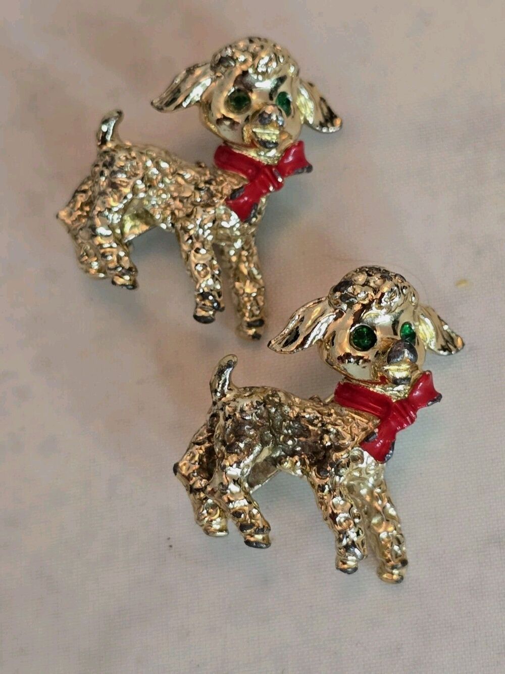 Vintage Lamb Sheep Scatter Pins Gold Tone Red Bow Green Eyes Pair Animal #826